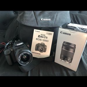 Canon EOS Rebel T5 Camera